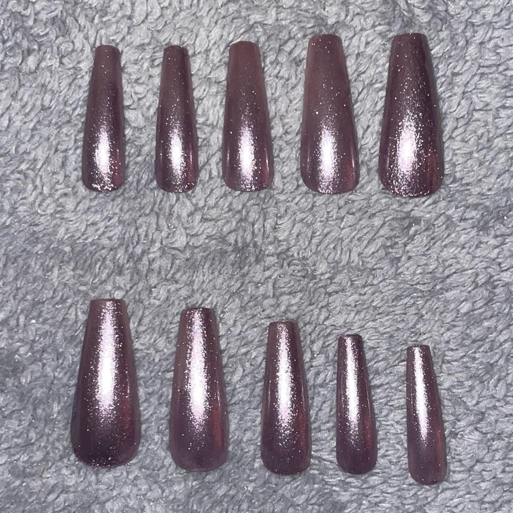 Set of Long Sparkly Purple Reusable Press On Nails in a Coffin/Ballerina Shape!